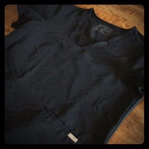 FIGS Casma Three- Pocket scrub top- Large- Black